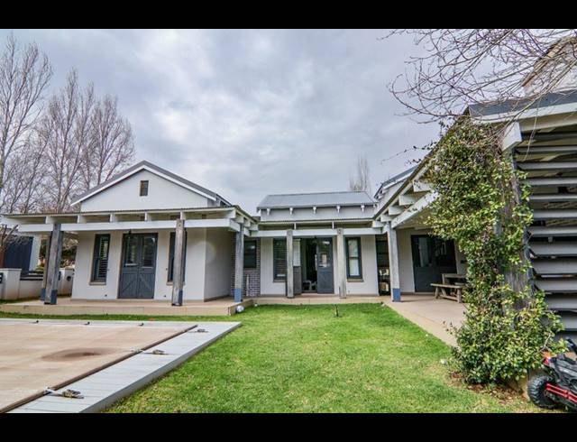 5 BEDROOM HOUSE FOR SALE IN COPPERLEAF ESTATE